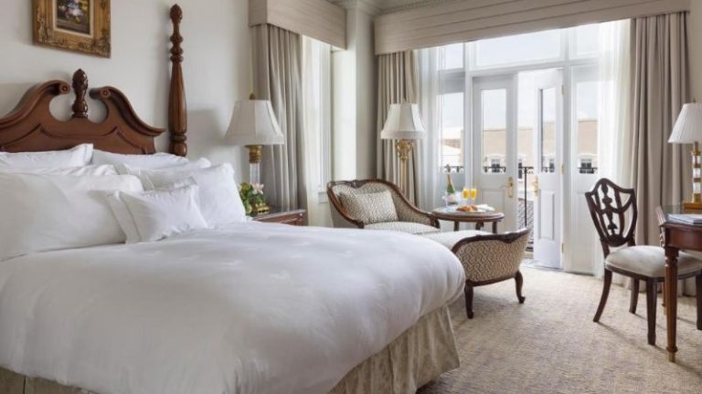 Market Pavilion Hotel