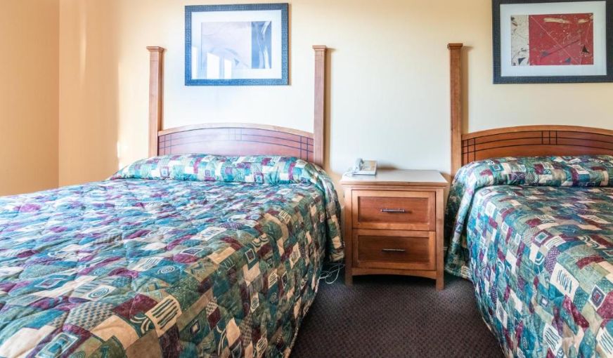 Master Suites Hotel, room with private jacuzzi, photo 2