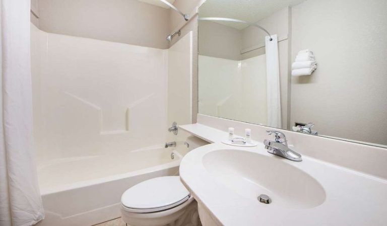 Microtel Inn & Suites Claremore