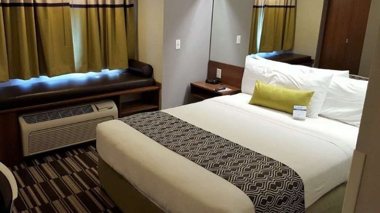 Microtel Inn & Suites by Wyndham Bellevue/Omaha