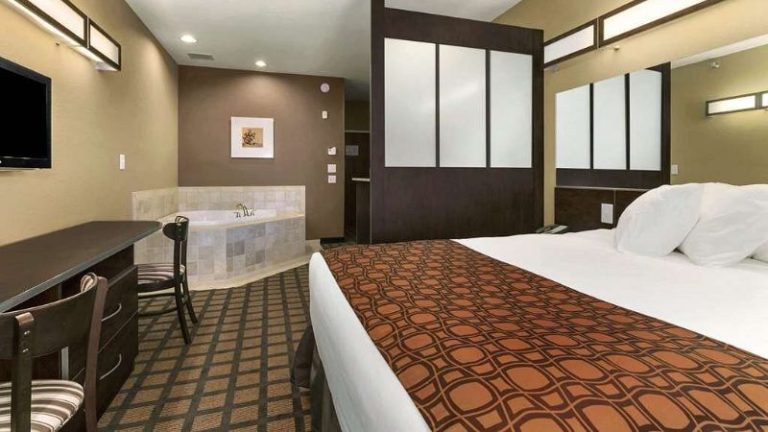 Microtel Inn & Suites by Wyndham Minot