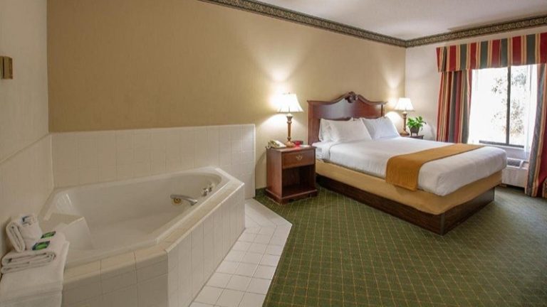 The Moncks Corner Inn