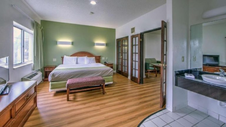 Motel 6-Dallas, TX – Northwest