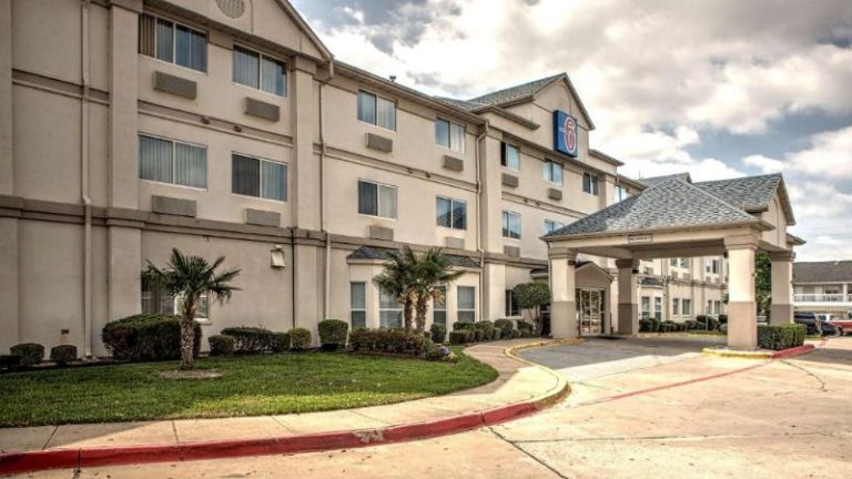 Motel 6-Dallas, TX – Northwest