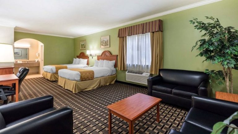 Motel 6 Tyler