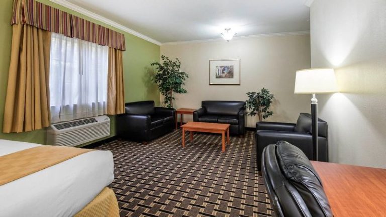 Motel 6 Tyler