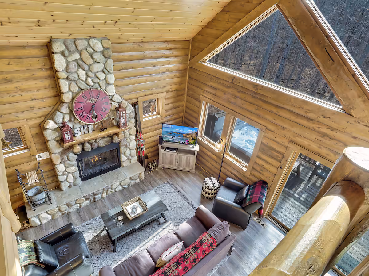 Mountain Cabin, cabin with a private hot tub, photo 2