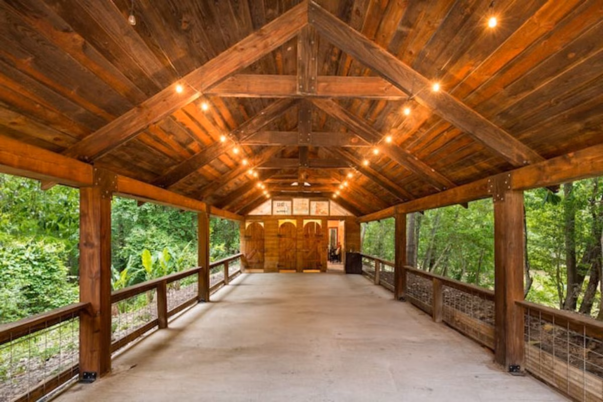 Naturalist Boudoir, Romantic Cabin, cabin with a private hot tub, photo 3