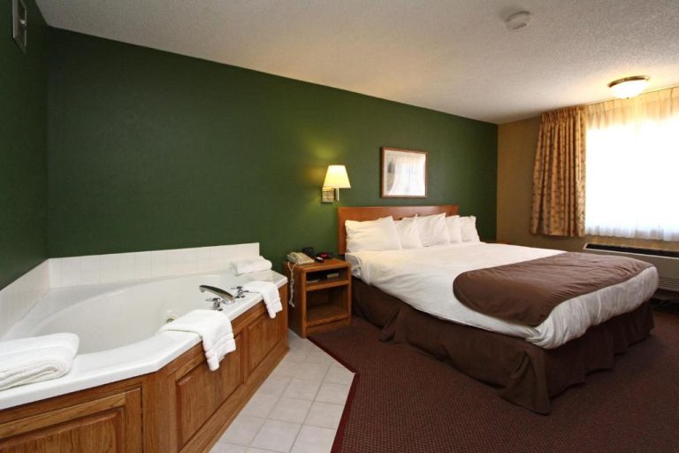 New Victorian Inn & Suites – Kearney