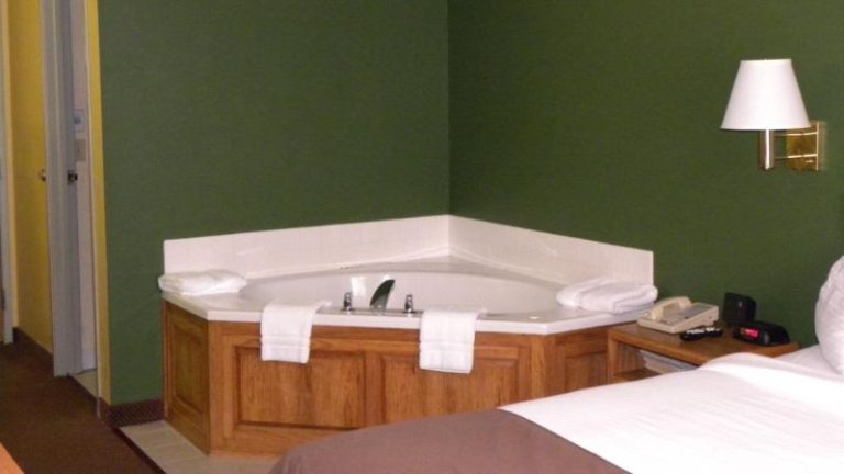 New Victorian Inn & Suites – Kearney