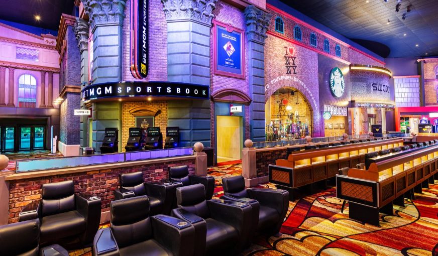 New York – New York Hotel & Casino, room with private jacuzzi, photo 8