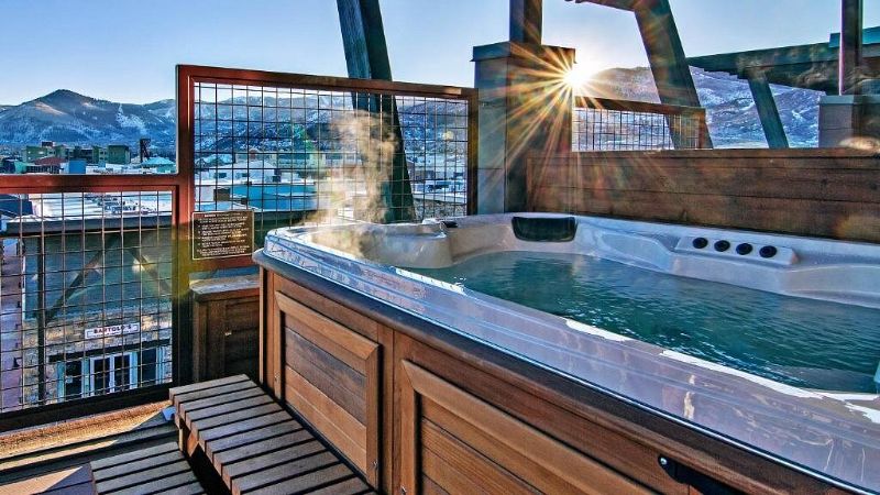 Newpark Resort, room with private jacuzzi, photo 1