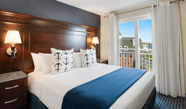 Newport Beach Hotel and Suites