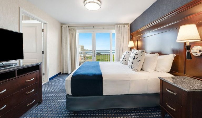 Newport Beach Hotel and Suites