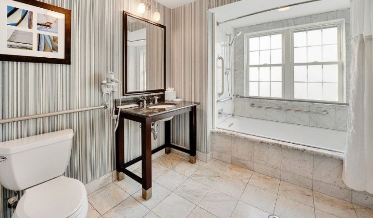 Newport Beach Hotel and Suites