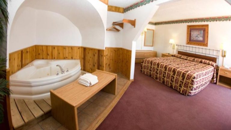 North Country Inn & Suites