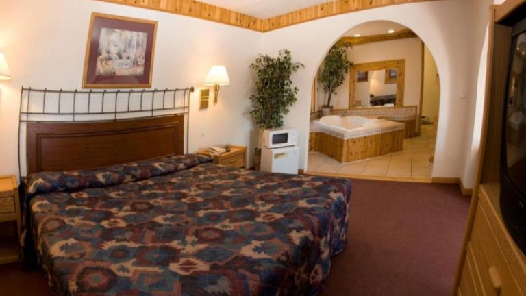 North Country Inn & Suites