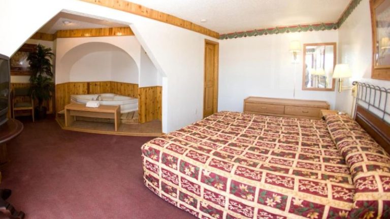 North Country Inn & Suites
