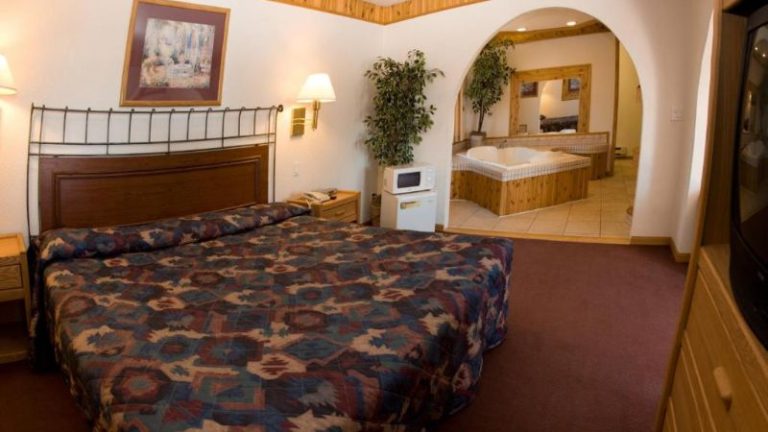 North Country Inn & Suites