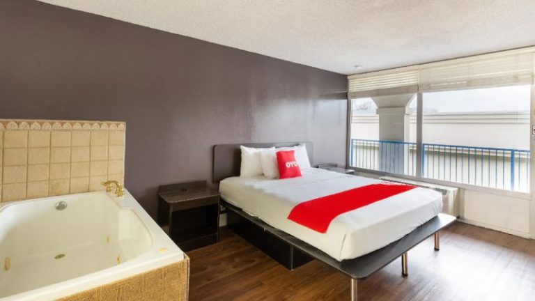 OYO Hotel Baton Rouge – Mead Rd