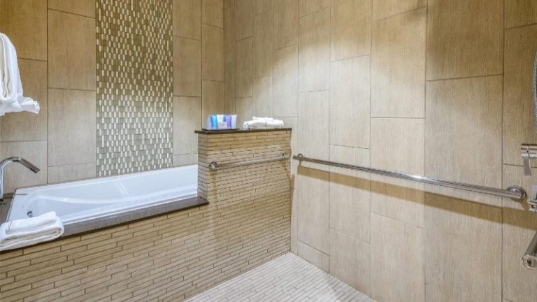 Oasis Hotel & Conv. Center, Ascend Hotel Collection