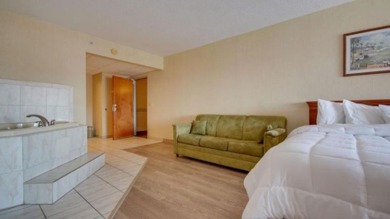Ocean 1 Hotel and Suites