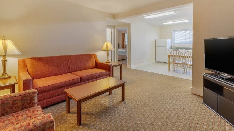 Driftaway Hotel and Pool