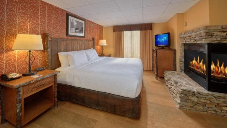 Old Creek Lodge