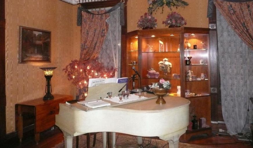 Old Northside Bed & Breakfast, room with private jacuzzi, photo 7