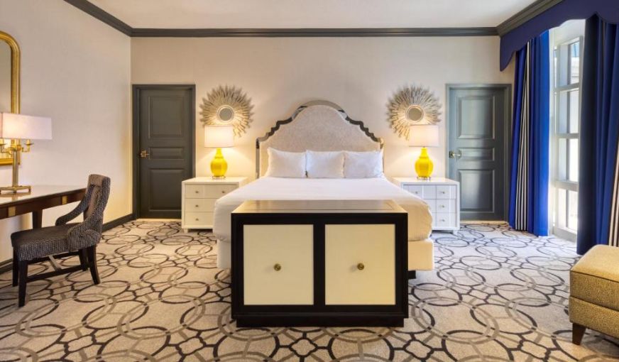 Paris Las Vegas Hotel & Casino, room with private jacuzzi, photo 3