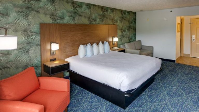 Park Grove Inn