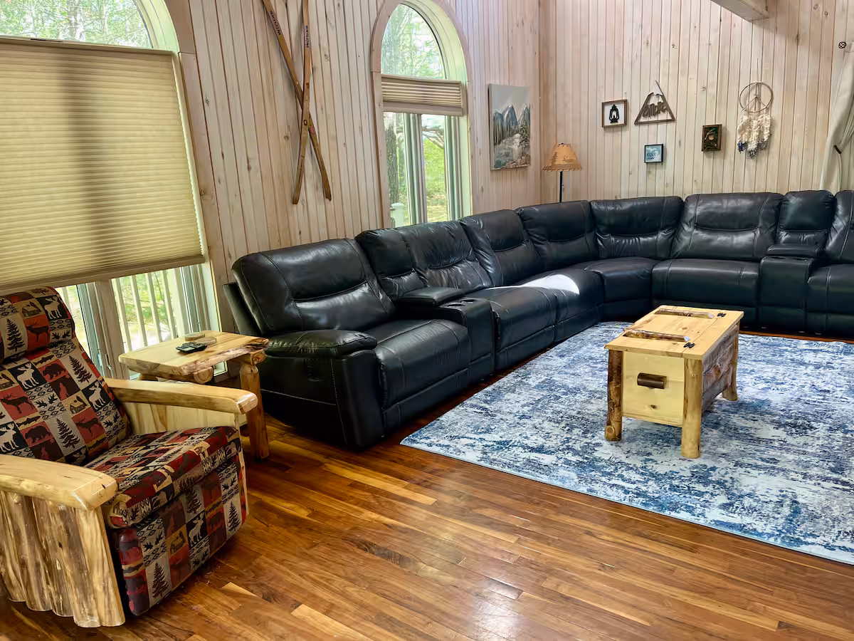 Pentwater Pines Cabin, cabin with a private hot tub, photo 2