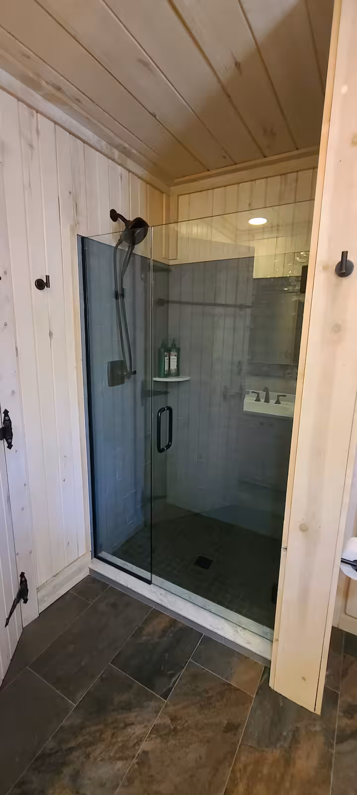 Pentwater Pines Cabin, cabin with a private hot tub, photo 5