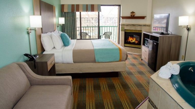 Pigeon River Inn