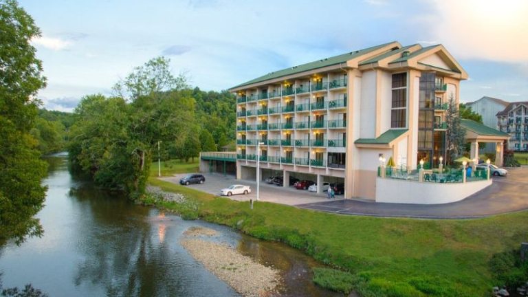 Pigeon River Inn