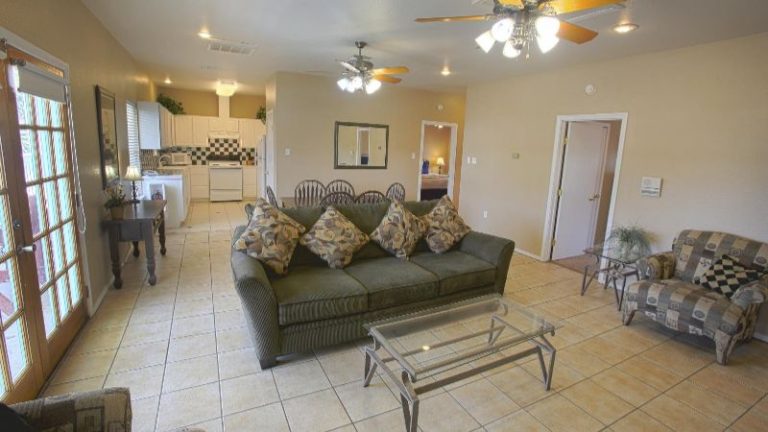 Plantation Suites & Conference Center