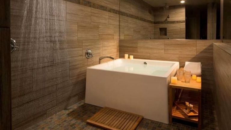 Postmarc Hotel and Spa Suites