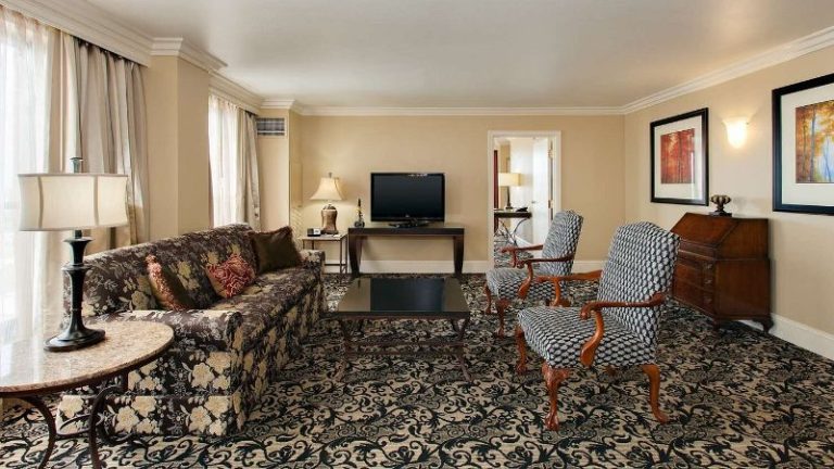President Abraham Lincoln Springfield – a DoubleTree by Hilton Hotel