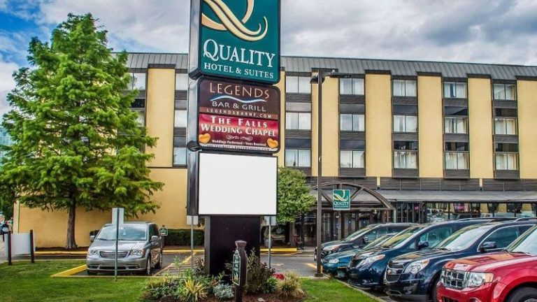 Quality Hotel & Suites At the Falls