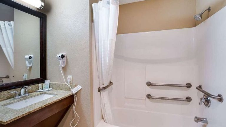 Quality Inn I-70 Near Kansas Speedway