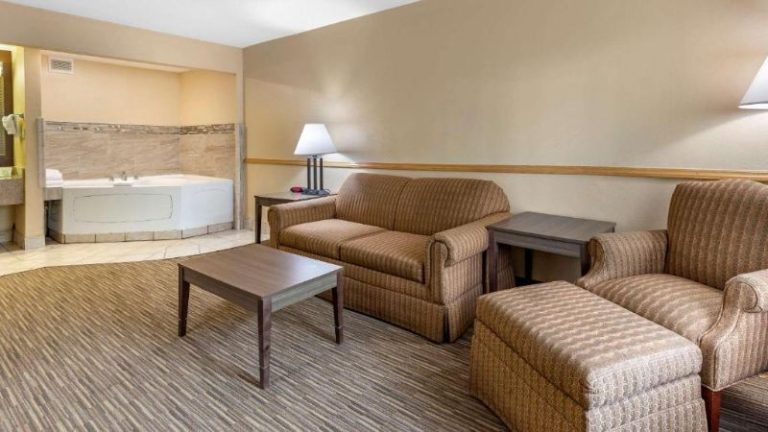 Quality Inn & Suites Hanes Mall