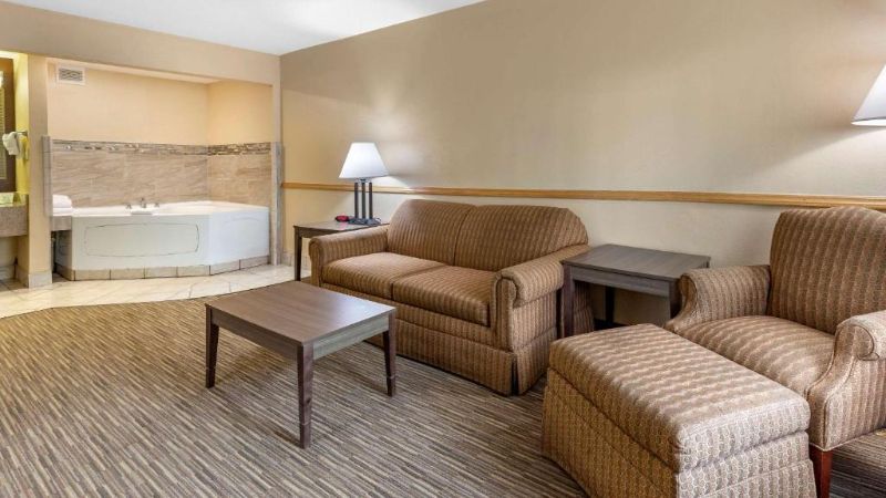Quality Inn & Suites Hanes Mall