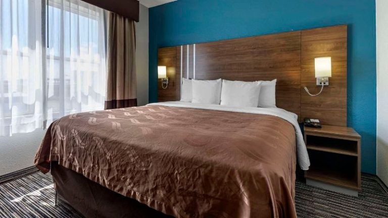 Quality Inn & Suites I-35 / Walnut Hill