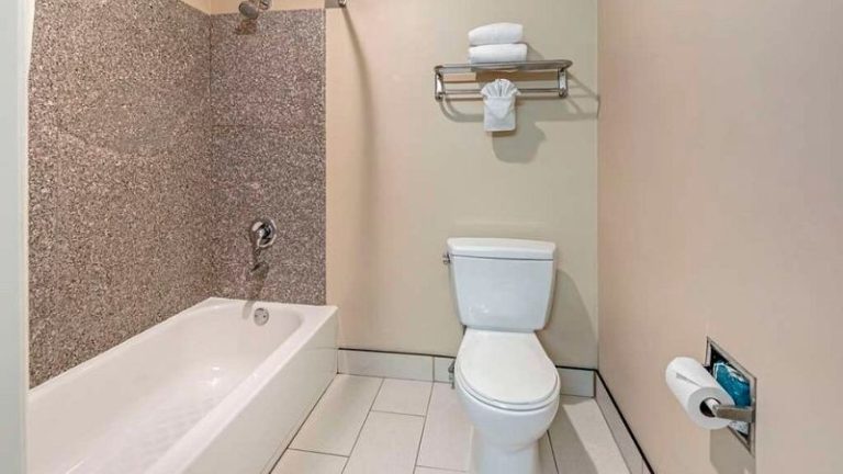 Quality Inn & Suites Maingate
