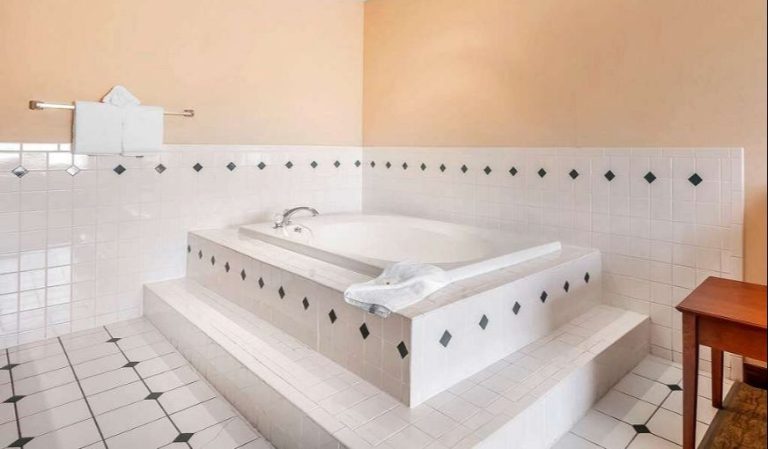 Quality Inn & Suites Owasso US-169