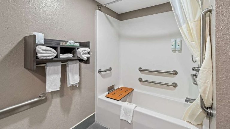 Quality Inn & Suites Biloxi – Ocean Springs