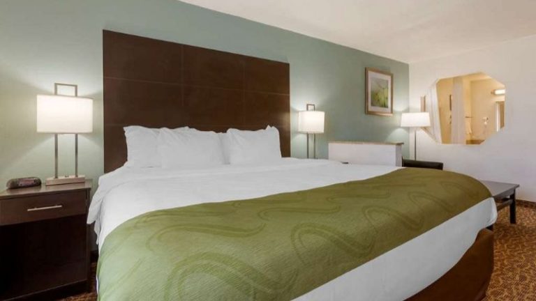Quality Inn Alexis Rd