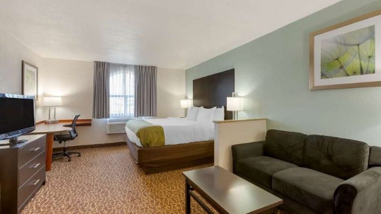 Quality Inn Alexis Rd