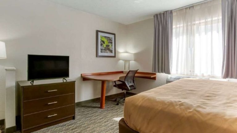 Quality Inn Alexis Rd