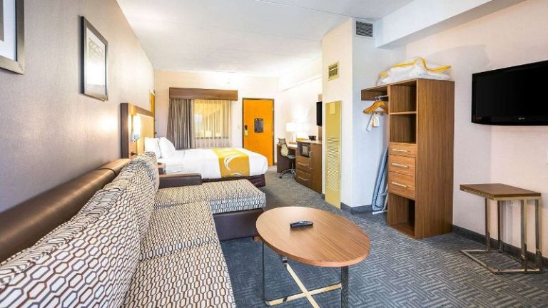 Quality Suites Hotel
